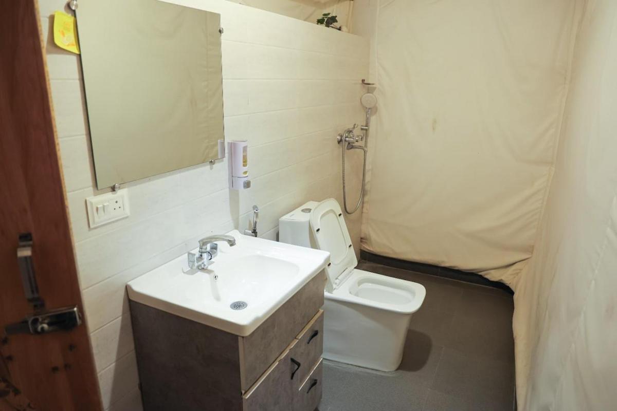 Luxury Farmhouse In Chhatarpur With Pool Nowe Delhi Zewnętrze zdjęcie
