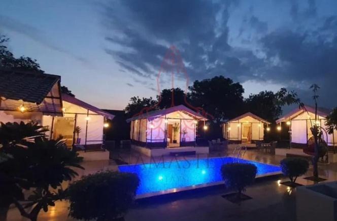 Luxury Farmhouse In Chhatarpur With Pool Nowe Delhi Zewnętrze zdjęcie